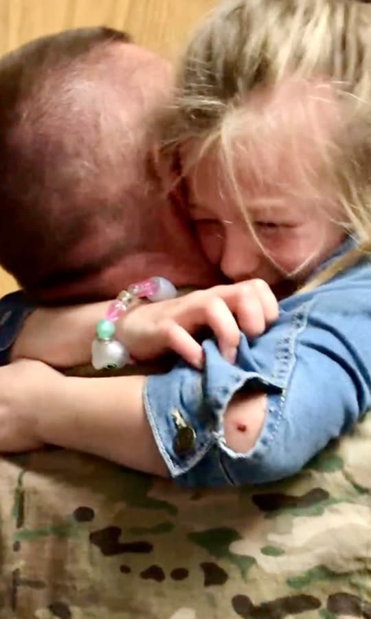 19 kids who lost it when reunited with their military loved ones 💕