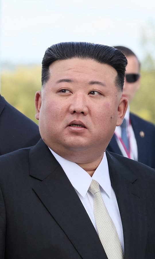 Kim Jong-un tok tog for å møte Putin