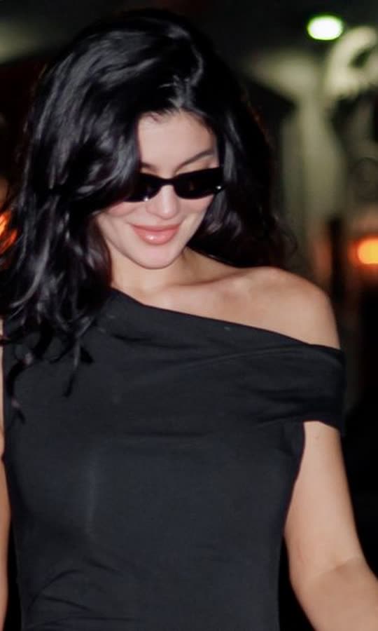 Kylie Jenner Proves Tights Are Pants at SNL...