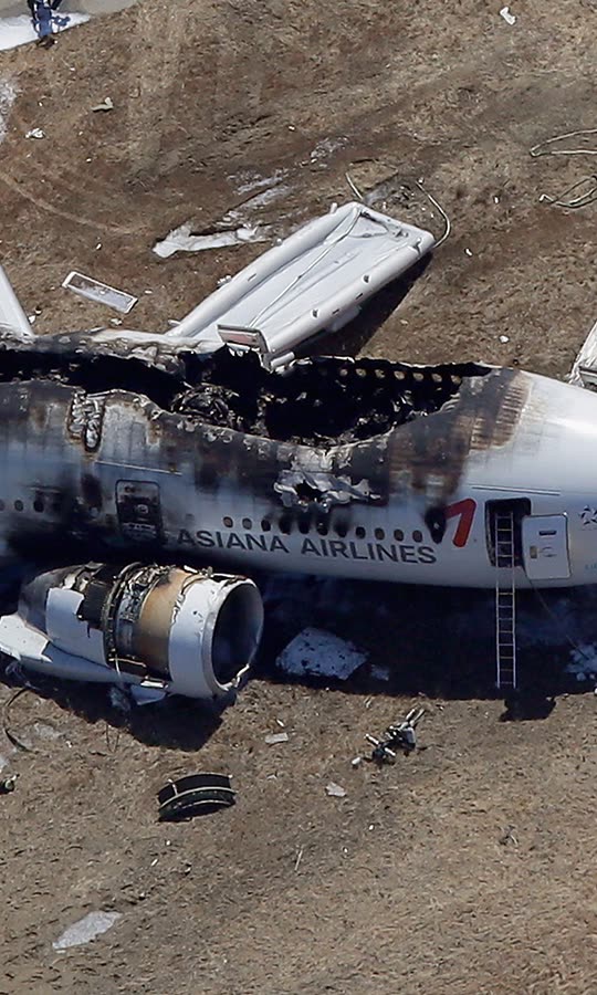 Plane Turns Around After Travelers Are Sent Pics Of Crash